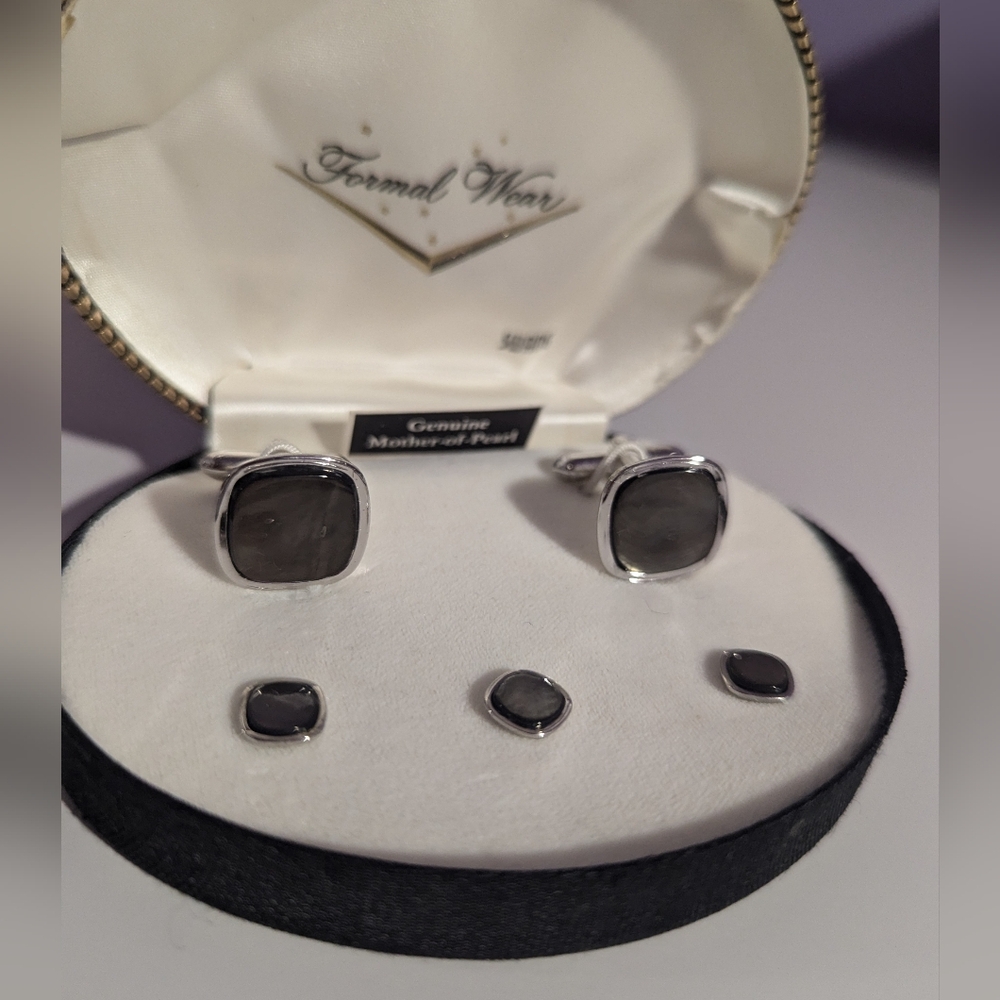 Vintage Art Deco Swank Mother of Pearl Cufflinks and Stud Set - Picture 3 of 3